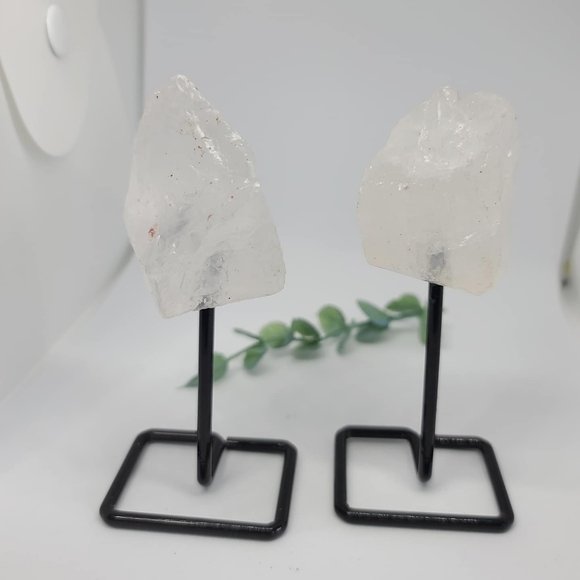 Raw Clear Quartz Crystal on a stand - Picture 4 of 4